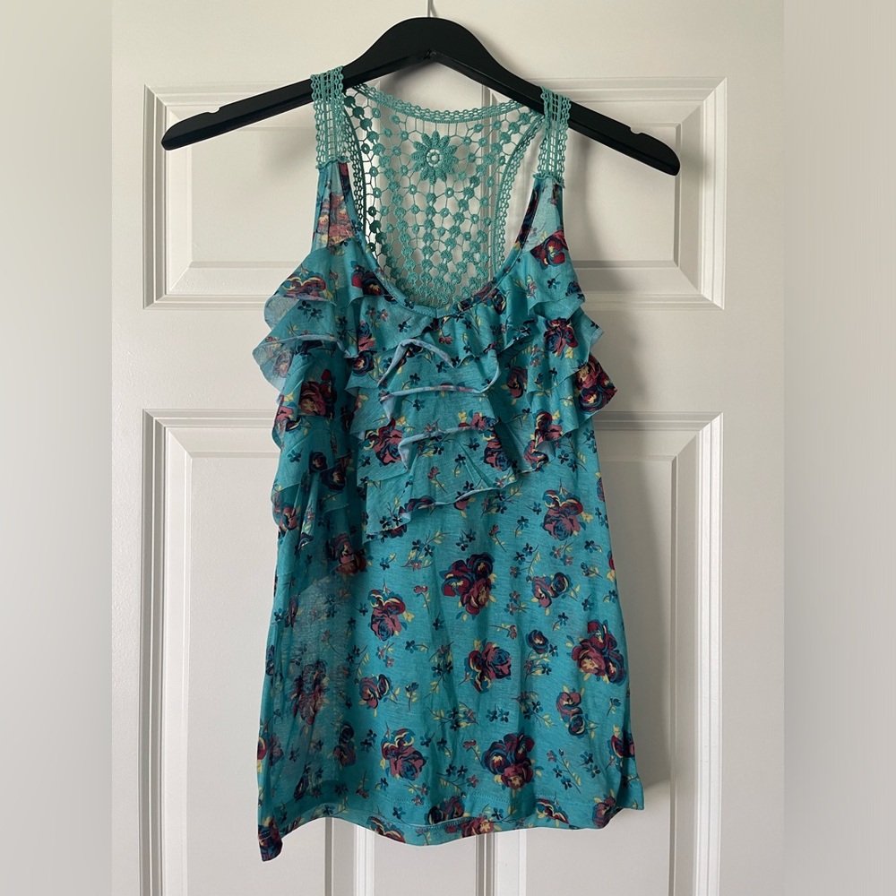 Women’s / Juniors Eyeshadow Ruffle Tank • Size Medium •